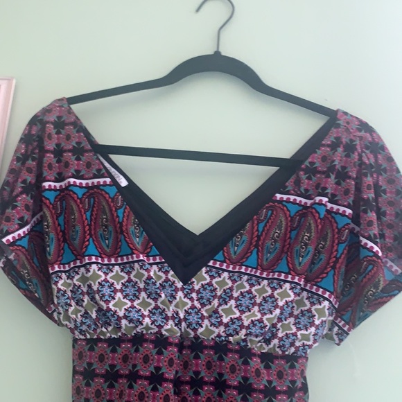 🌺2 for $23 🌺 Cute double v-neck multi-colored dress from coastal boutique - Picture 4 of 15